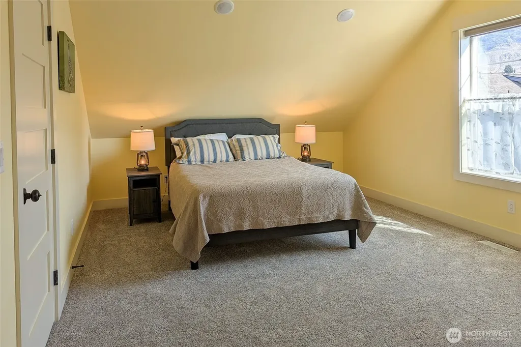 101 Flip Flop Lane Oroville WA 98844
