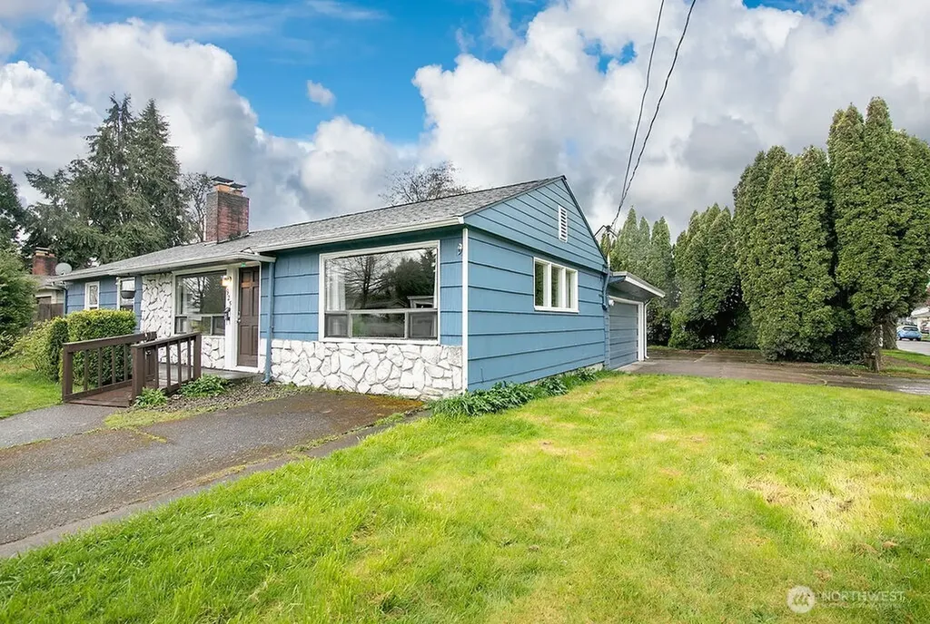 1925 28th Longview WA 98632