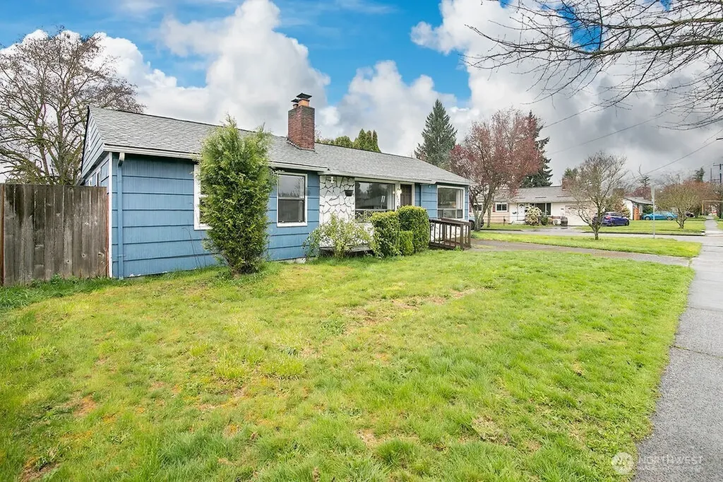 1925 28th Longview WA 98632