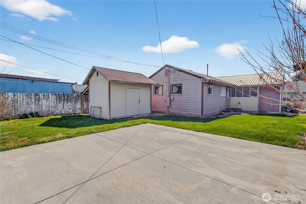 417 SE H Street Quincy WA 98848