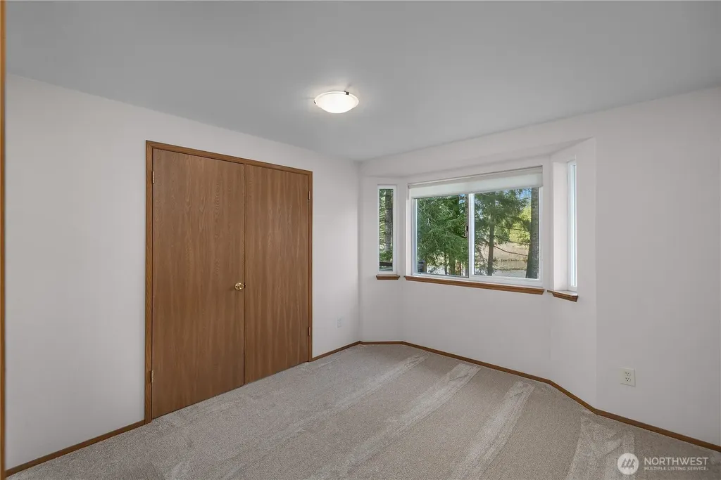 1051 E Ballantrae Drive Shelton WA 98584