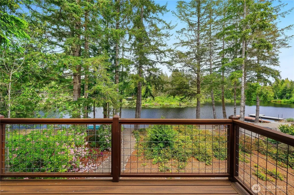 1051 E Ballantrae Drive Shelton WA 98584