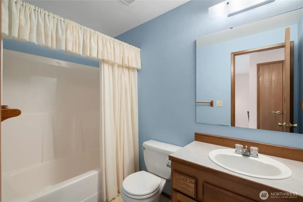 1051 E Ballantrae Drive Shelton WA 98584