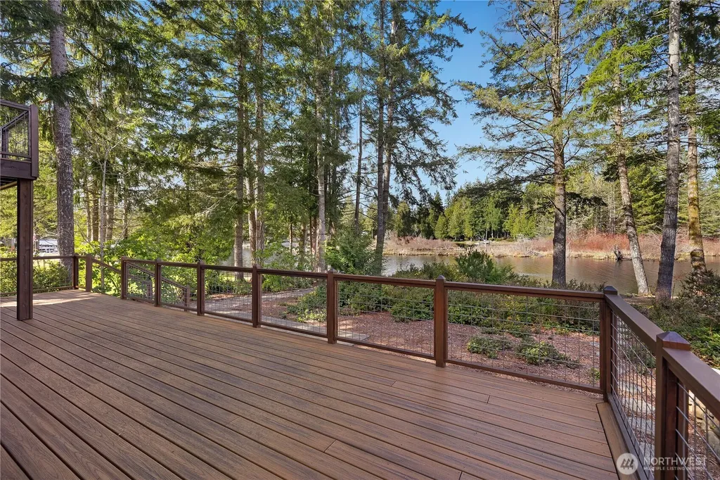 1051 E Ballantrae Drive Shelton WA 98584