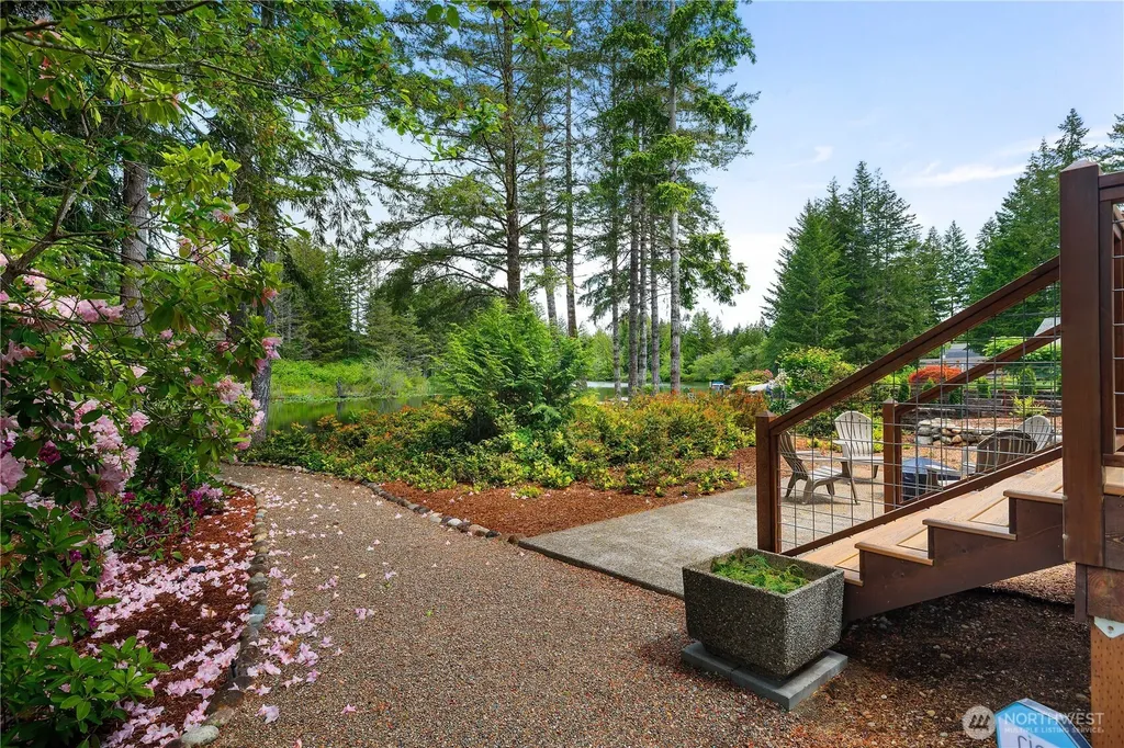 1051 E Ballantrae Drive Shelton WA 98584