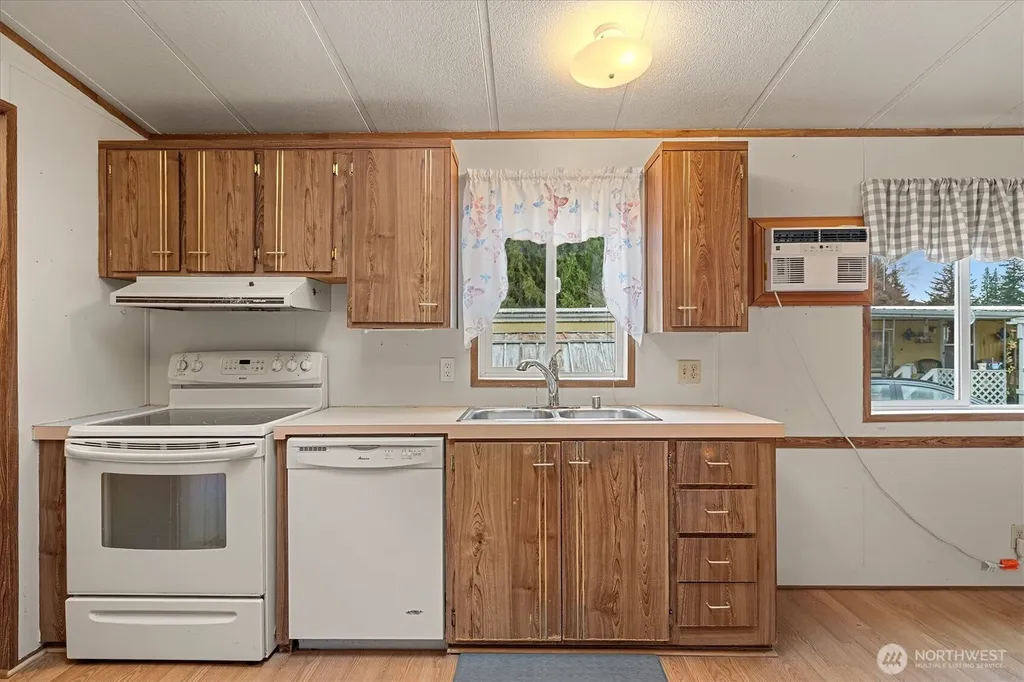 9403 Pierce Lane Sedro Woolley WA 98284