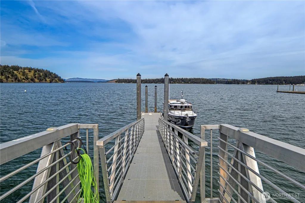 1 & 2 Driftwood Shores Henry Island WA 98250