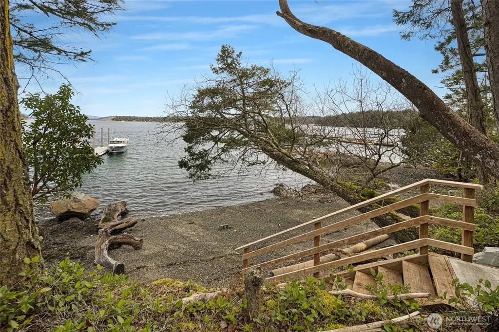 1 & 2 Driftwood Shores Henry Island WA 98250