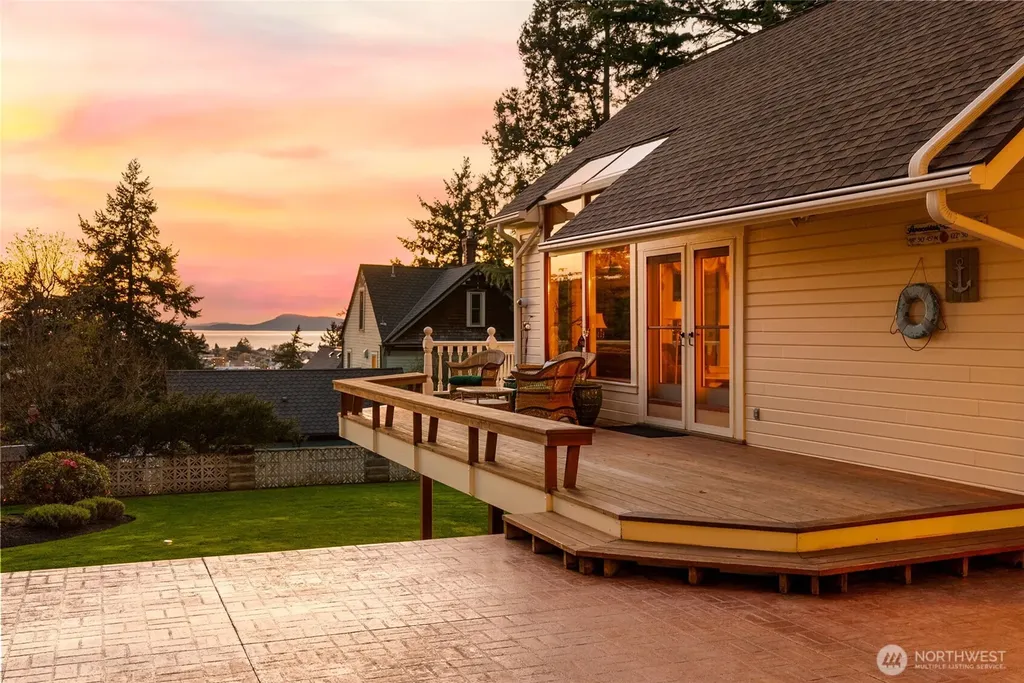 303 7th Street Anacortes WA 98221