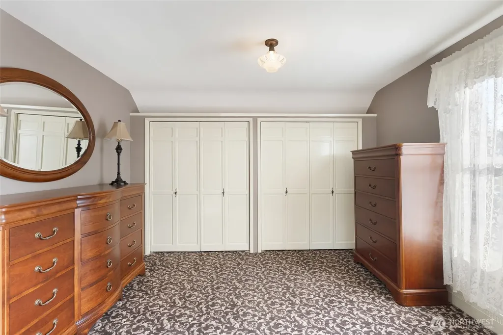 303 7th Street Anacortes WA 98221