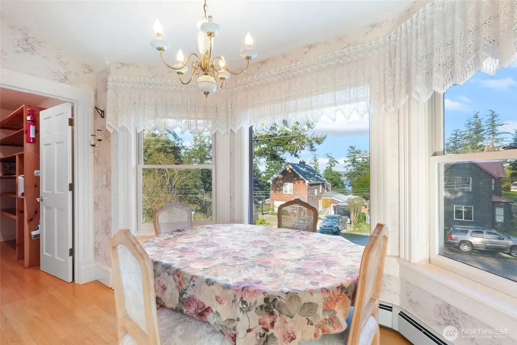 303 7th Street Anacortes WA 98221