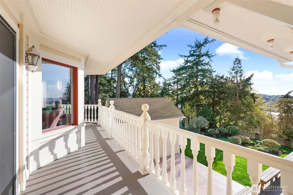 303 7th Street Anacortes WA 98221