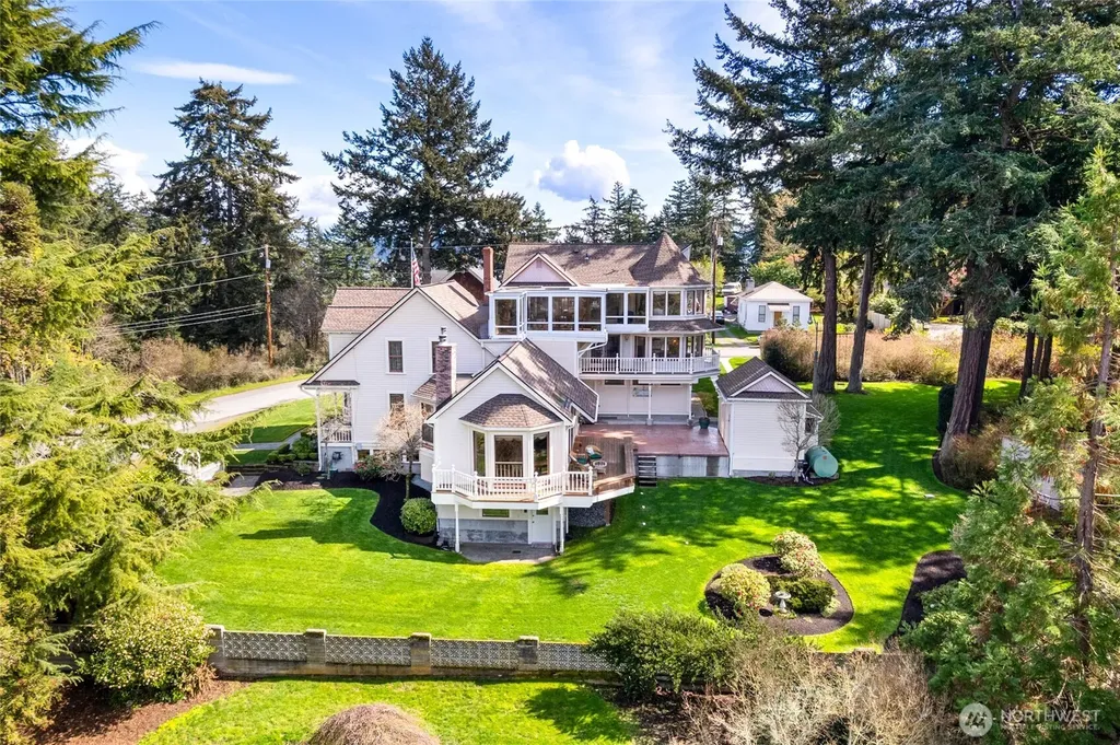 303 7th Street Anacortes WA 98221