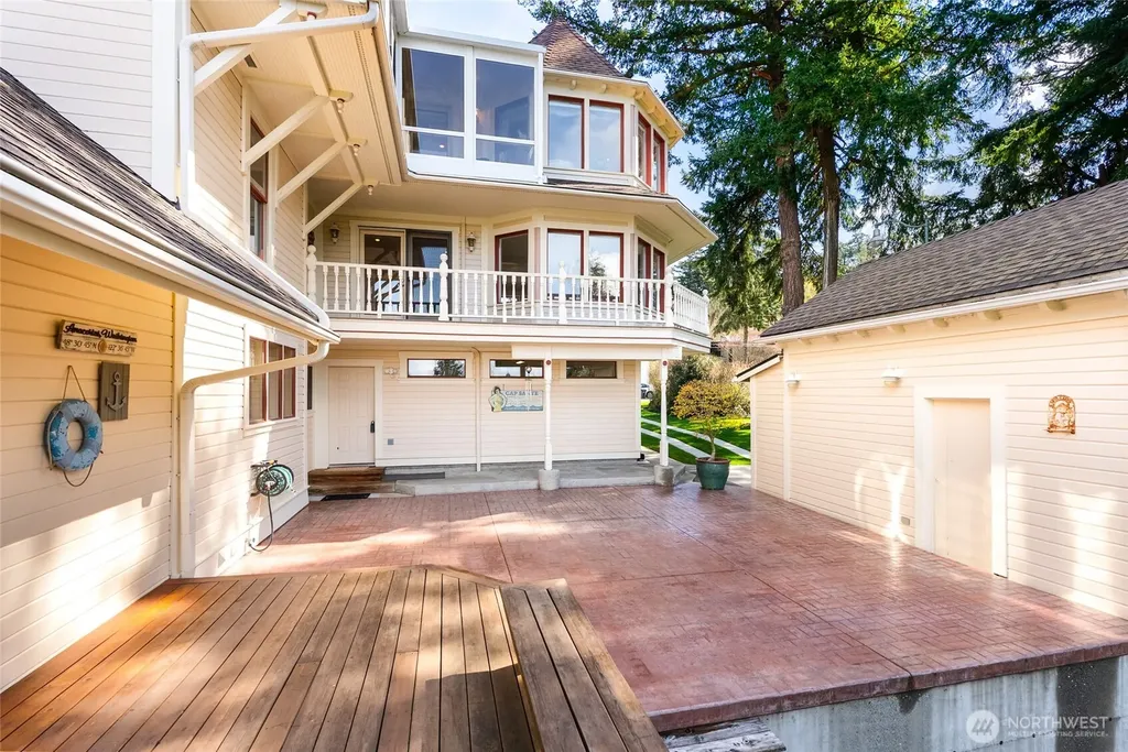 303 7th Street Anacortes WA 98221