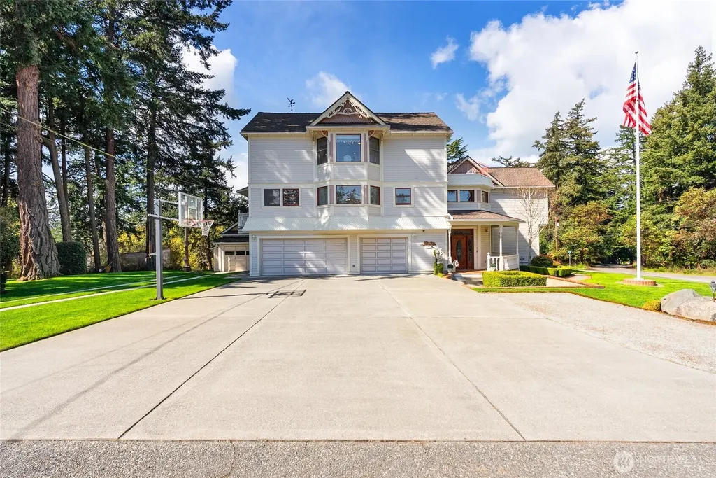303 7th Street Anacortes WA 98221