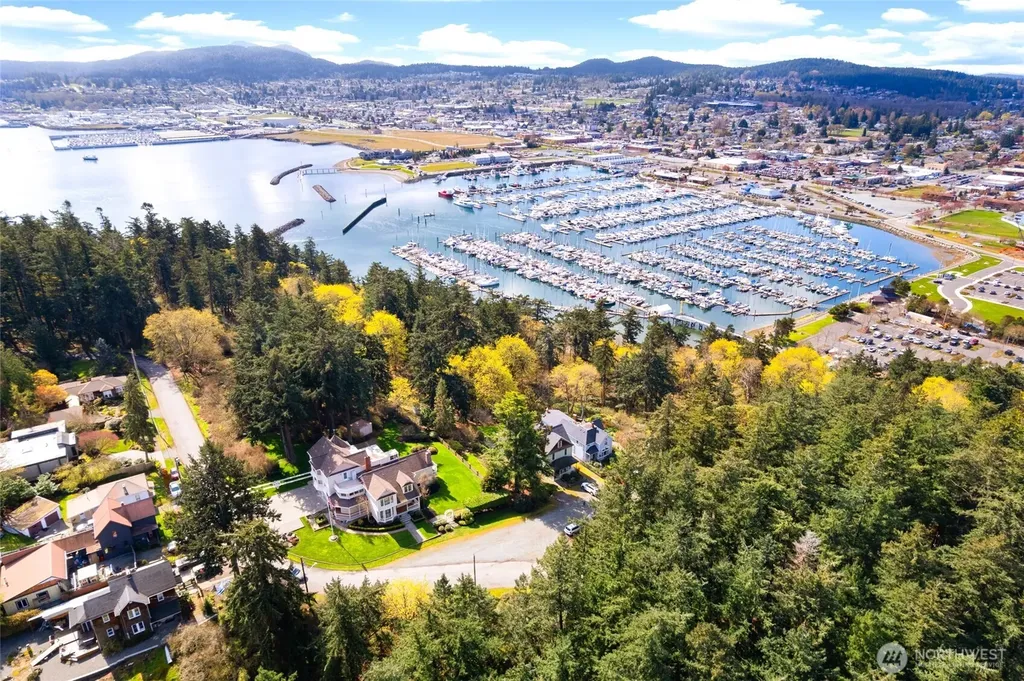 303 7th Street Anacortes WA 98221