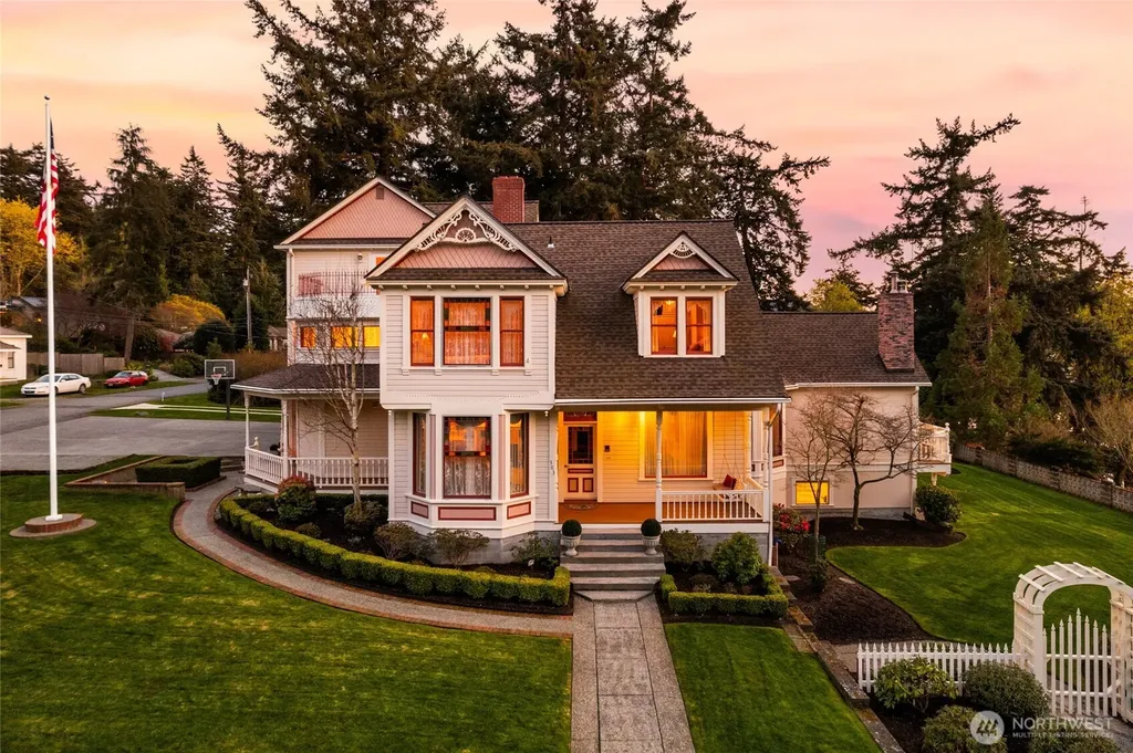 303 7th Street Anacortes WA 98221
