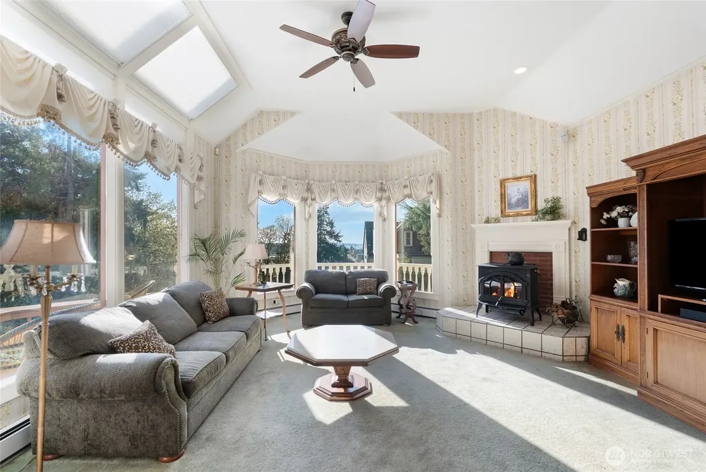 303 7th Street Anacortes WA 98221