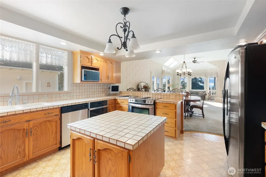 303 7th Street Anacortes WA 98221