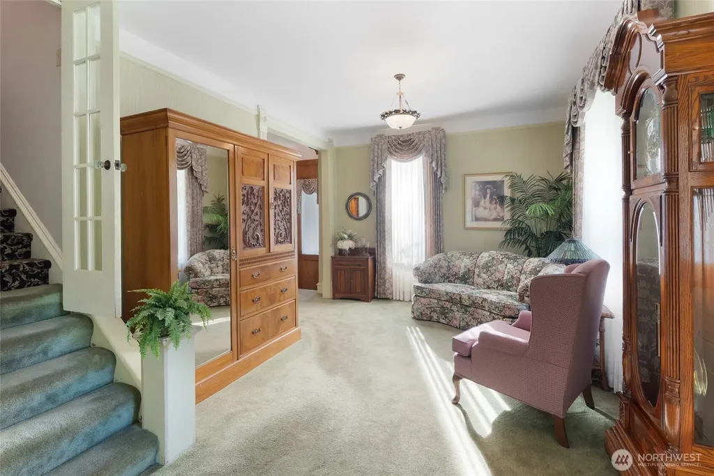 303 7th Street Anacortes WA 98221