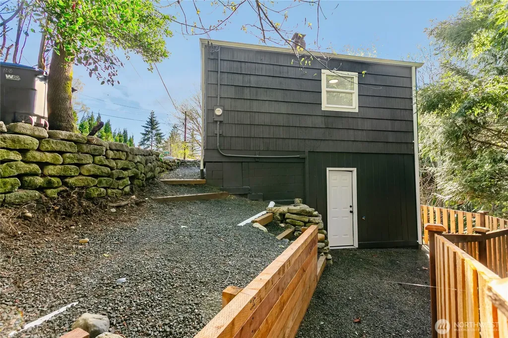 120 Tracy Avenue N Port Orchard WA 98366
