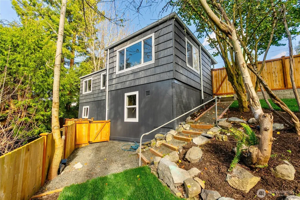 120 Tracy Avenue N Port Orchard WA 98366