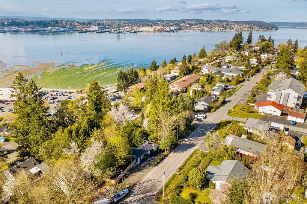 120 Tracy Avenue N Port Orchard WA 98366