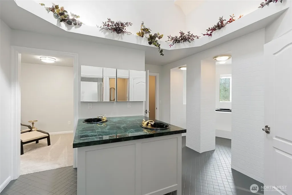 8480 Thompson Beach Road Anacortes WA 98221