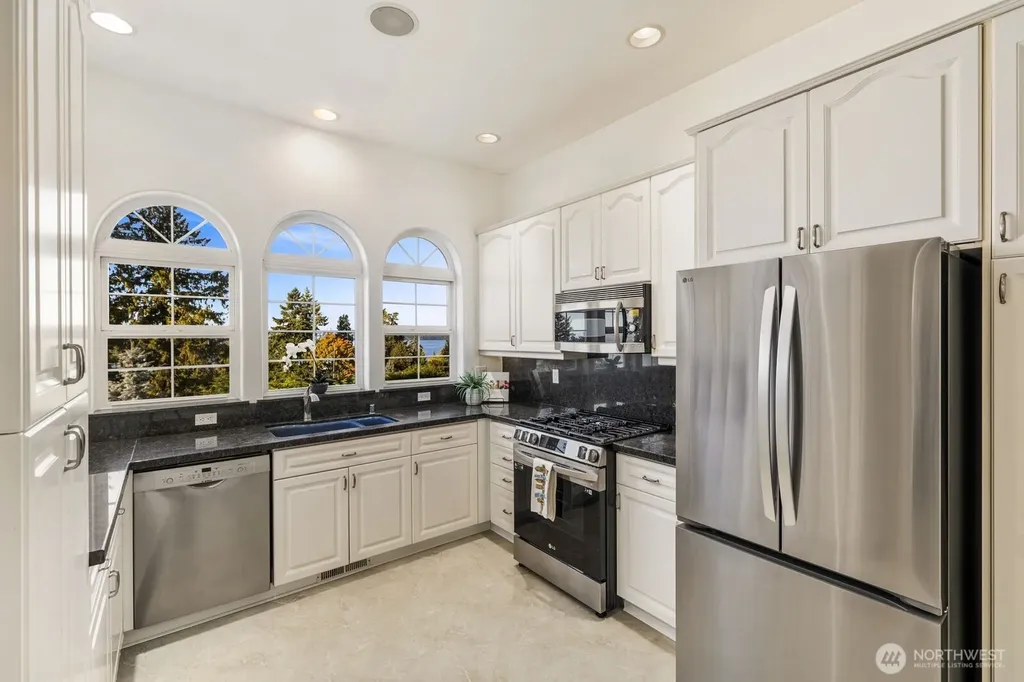 5913 Normar Place Blaine WA 98230