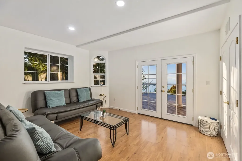 5913 Normar Place Blaine WA 98230