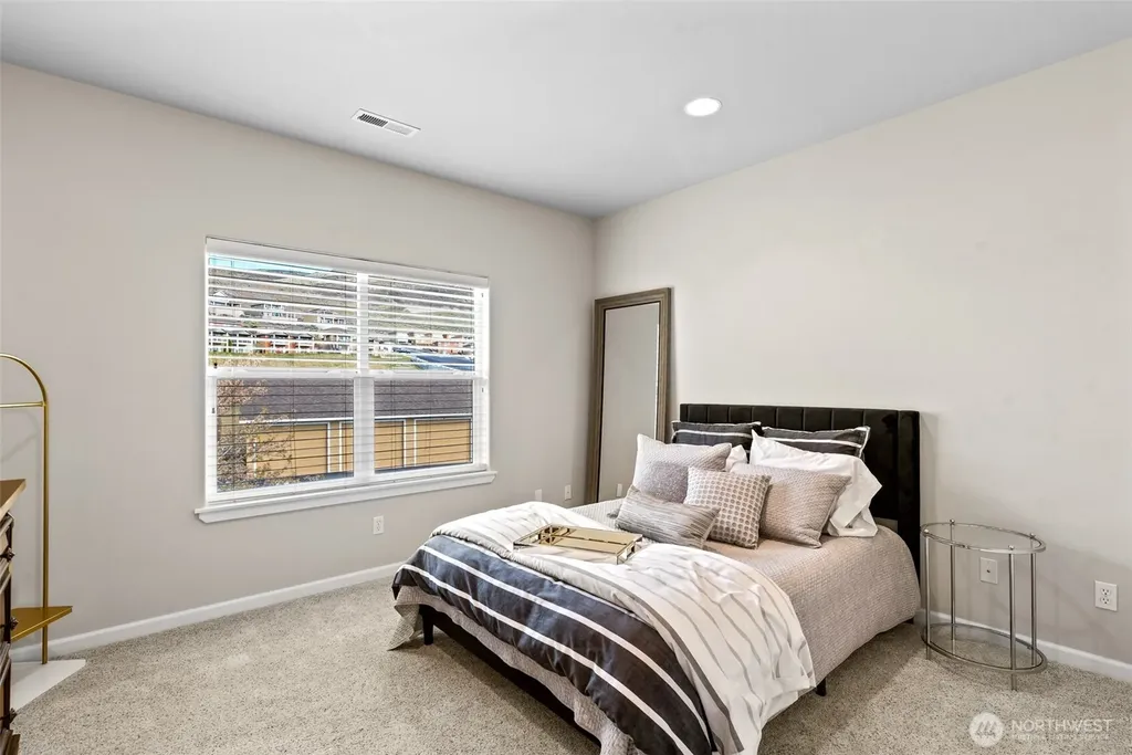 23496 Sunserra Loop NW Quincy WA 98848