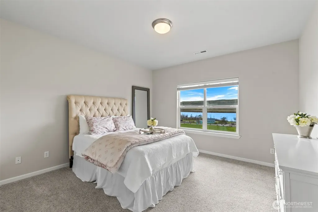 23496 Sunserra Loop NW Quincy WA 98848