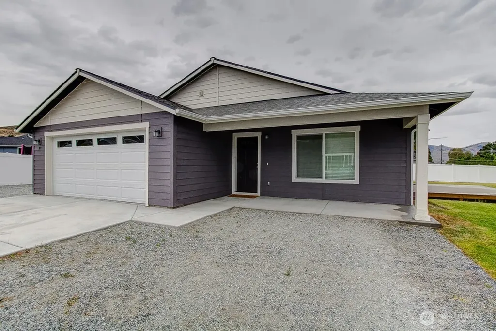 27 Jonagold Lane Manson WA 98831