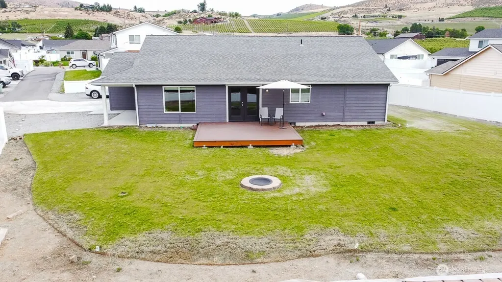 27 Jonagold Lane Manson WA 98831
