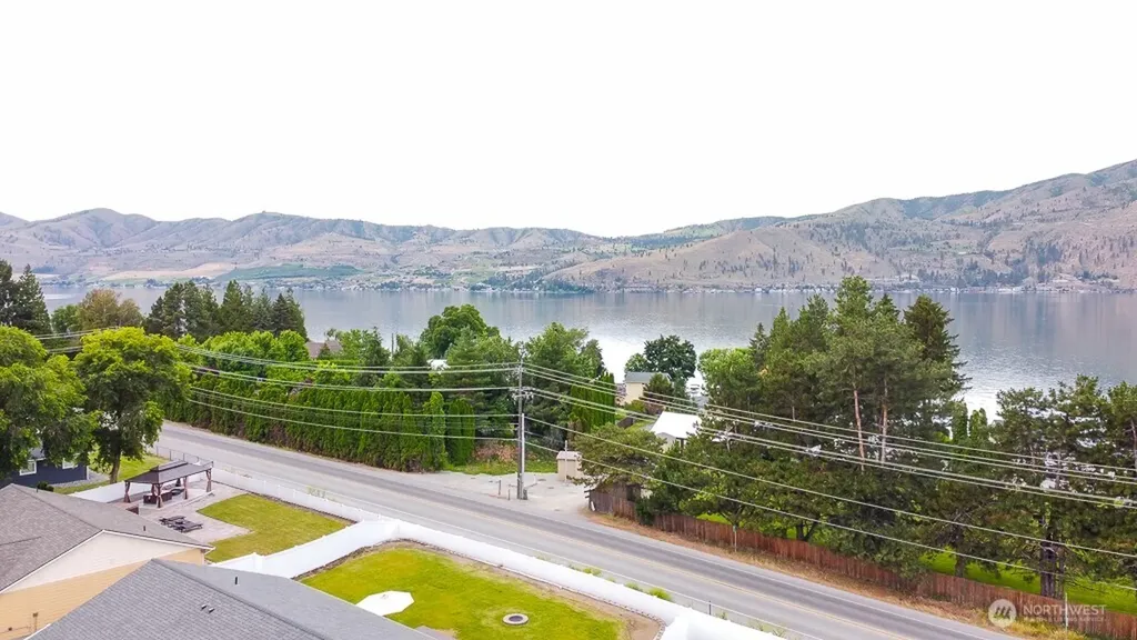 27 Jonagold Lane Manson WA 98831