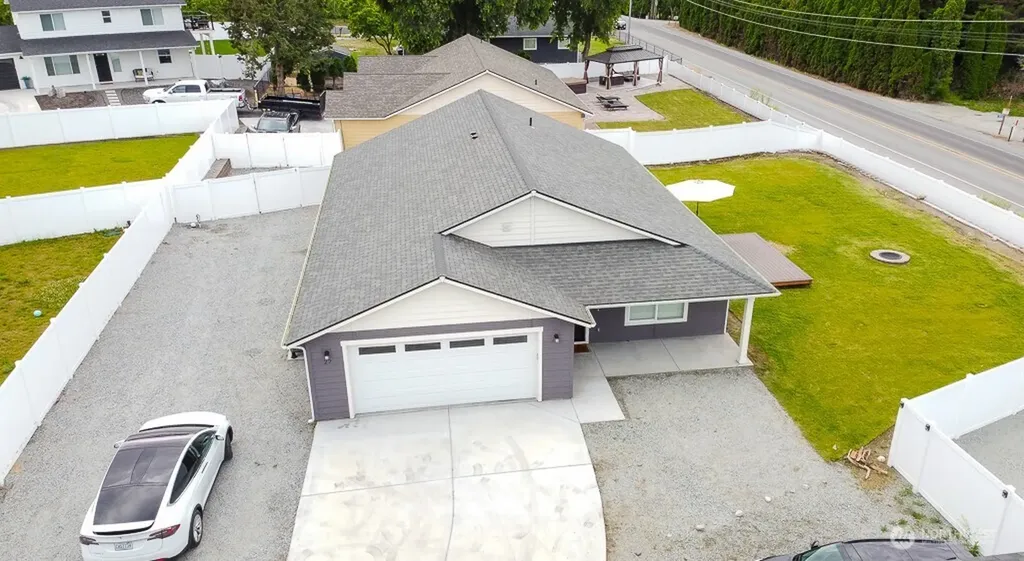 27 Jonagold Lane Manson WA 98831
