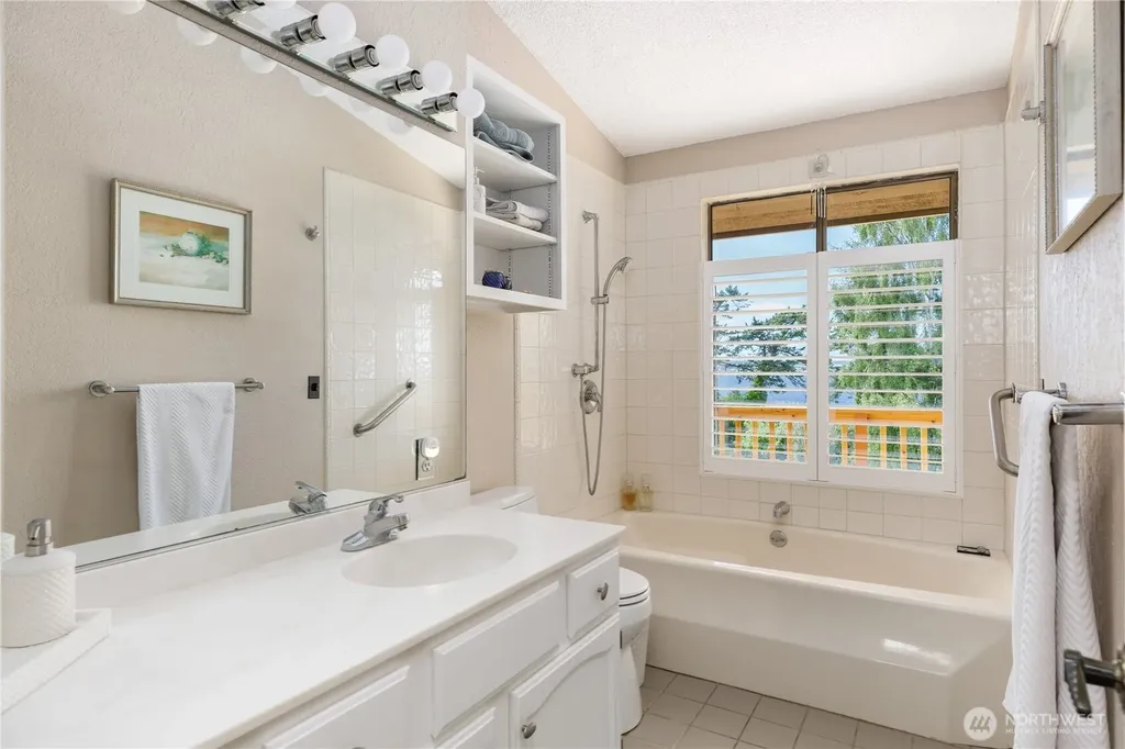 1204 Leisure Street Coupeville WA 98239