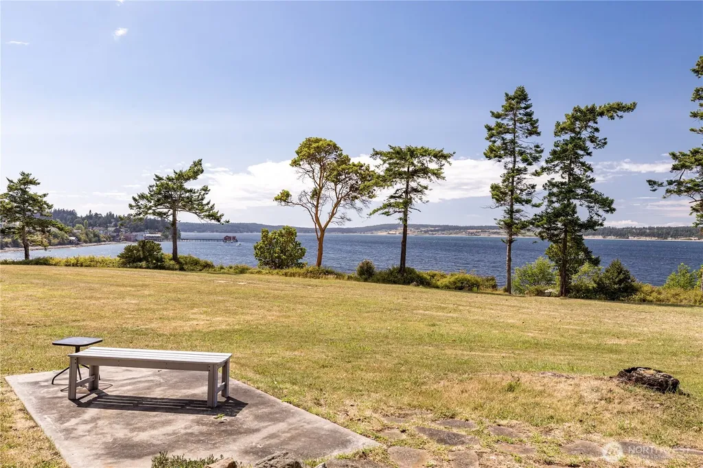 1204 Leisure Street Coupeville WA 98239