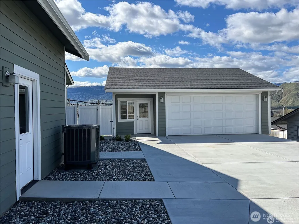 647 S Newton Avenue East Wenatchee WA 98802