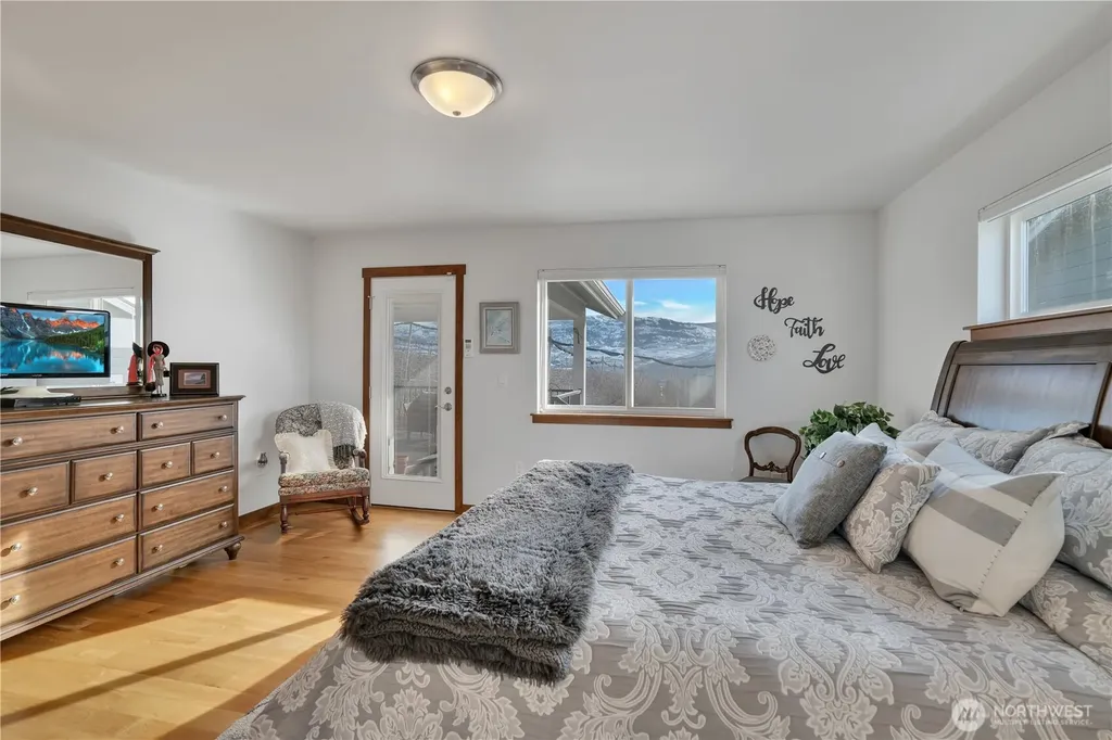647 S Newton Avenue East Wenatchee WA 98802