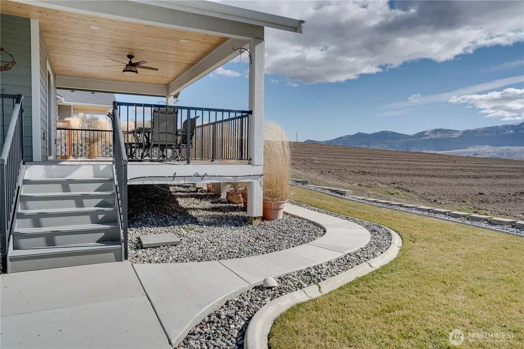 647 S Newton Avenue East Wenatchee WA 98802