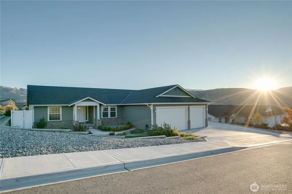 647 S Newton Avenue East Wenatchee WA 98802
