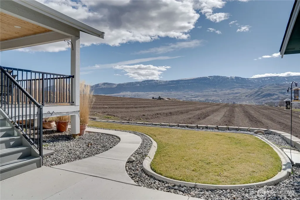 647 S Newton Avenue East Wenatchee WA 98802