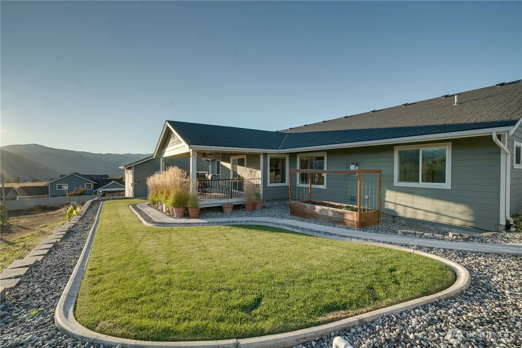 647 S Newton Avenue East Wenatchee WA 98802