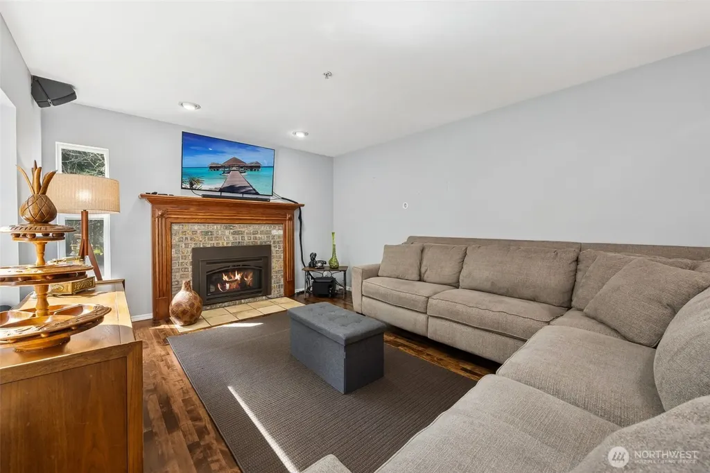 31000 186th Place SE Kent WA 98042