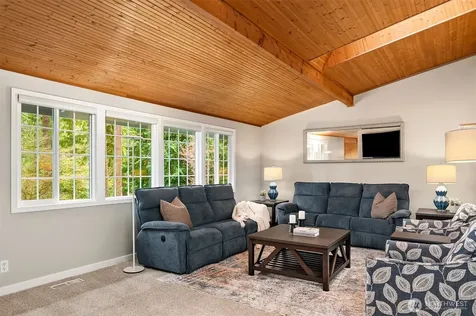 19522 NE 181st Street Woodinville WA 98077