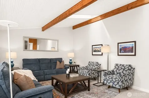 19522 NE 181st Street Woodinville WA 98077