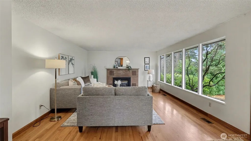26822 148th Avenue SE Kent WA 98042