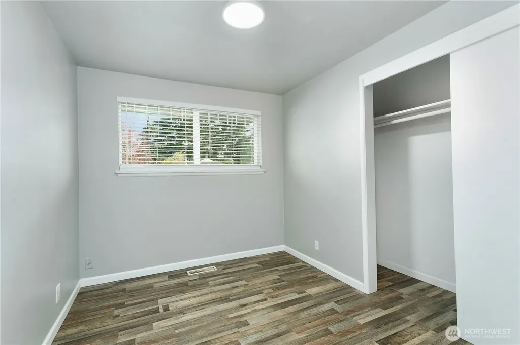 31327 12th Place S Federal Way WA 98003