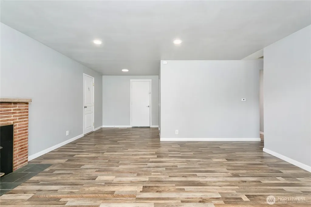31327 12th Place S Federal Way WA 98003